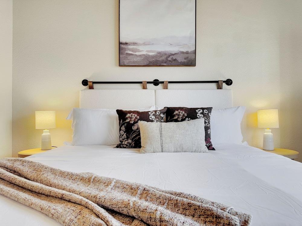 Oleander Chandler/ocotillo