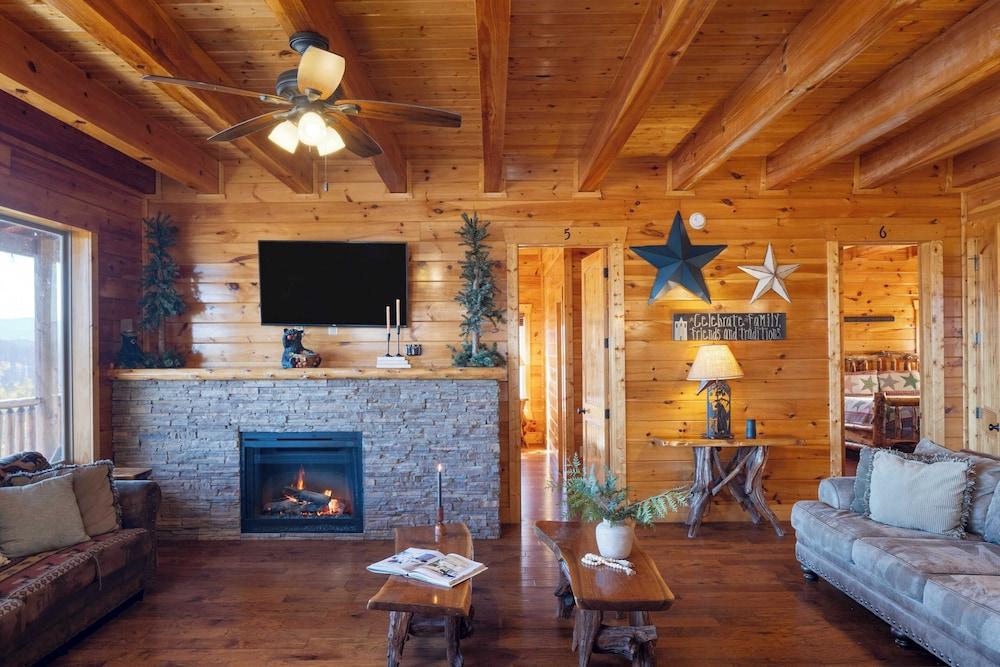 100 Guests Blackthorn: Sister Smokies Homes Luxury Mountain Retreat