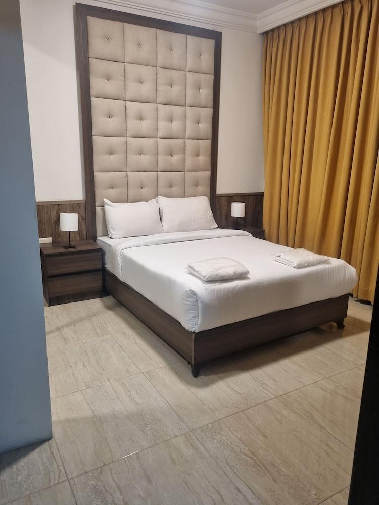 Charming Amman Apartment With Central Air-con & Street Parking