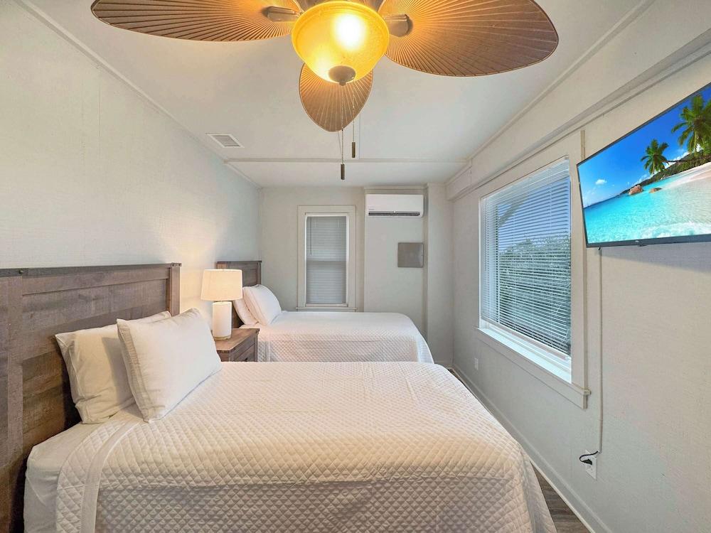 Beautiful Views Easy Beach & Bay Access