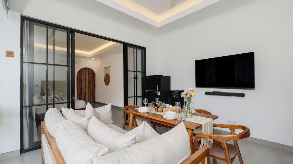 Villa Kamila 2 by Villa Finder