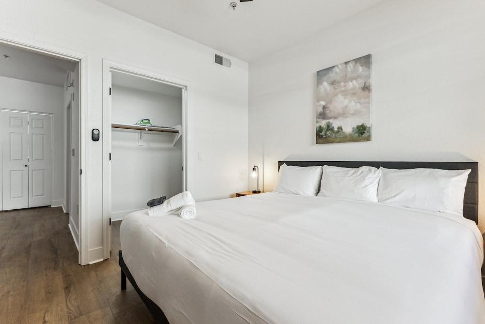 CozySuites at Zone Westgate