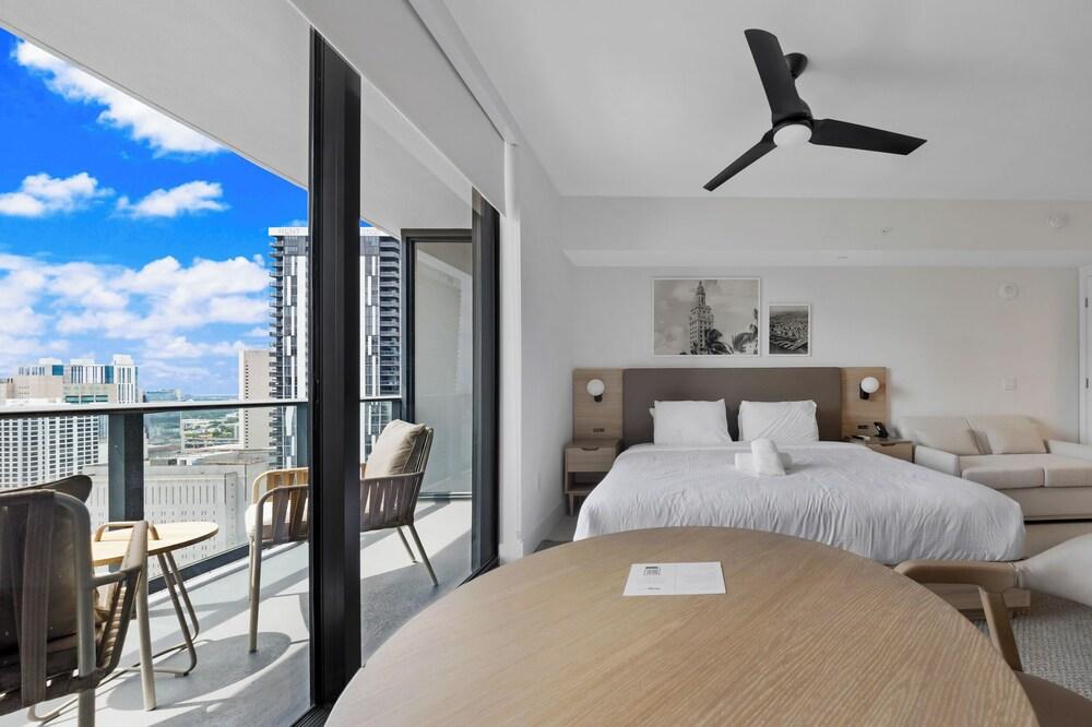 Modern Studio in Downtown Miami