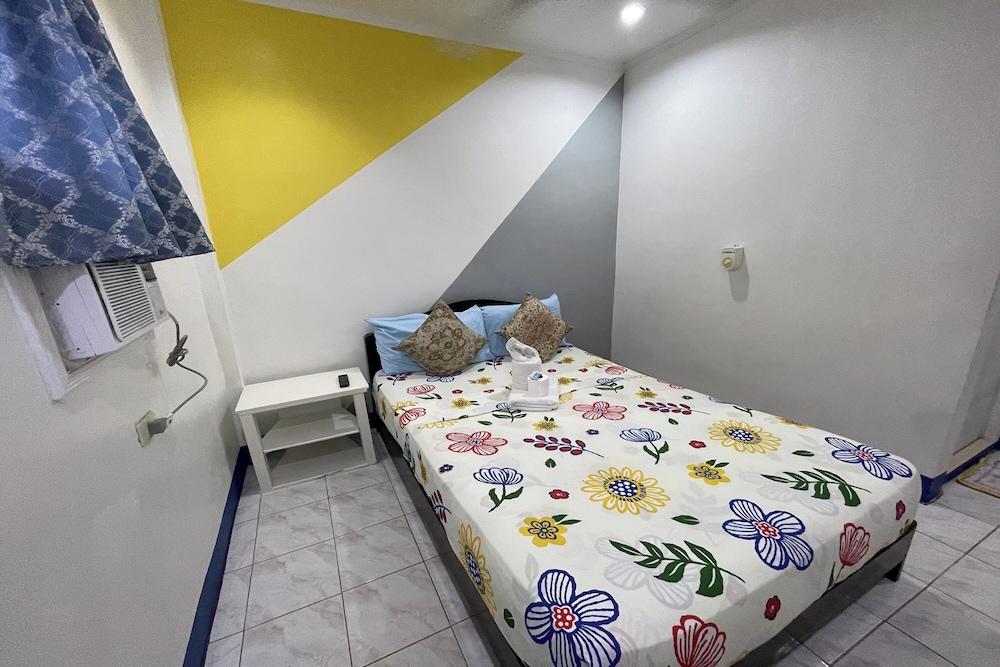 Casa De Praxides Tourist Inn