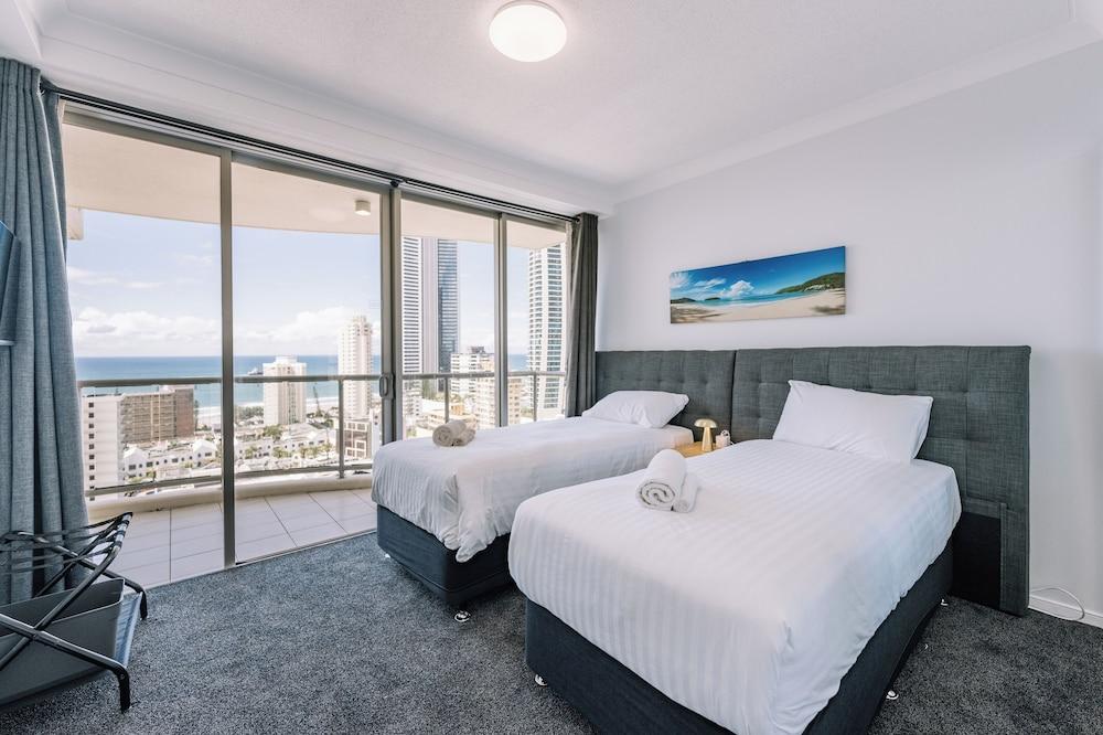 Resort Style Chevron Apartments