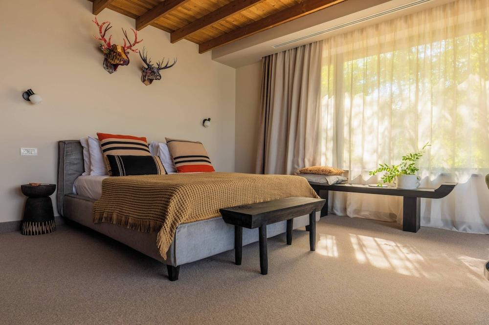 The Pines Bucegi Lodge