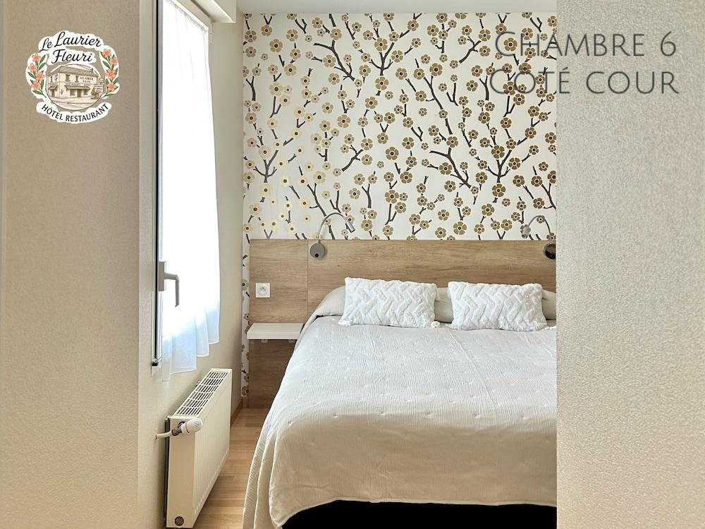 Logis Hotel Restaurant Le Laurier Fleuri