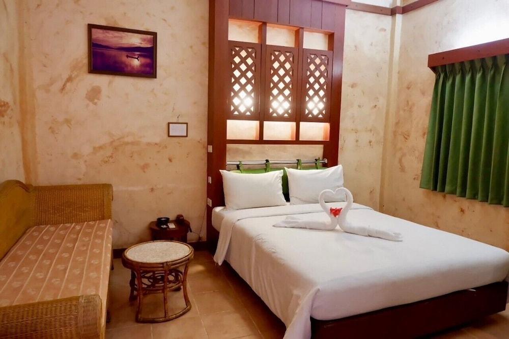 Chalet De Palm Resort Hatyai