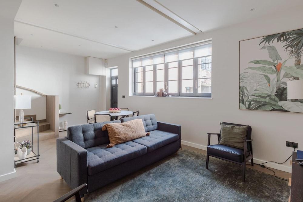 Parkside House - Regent s Park - by Frankie Says