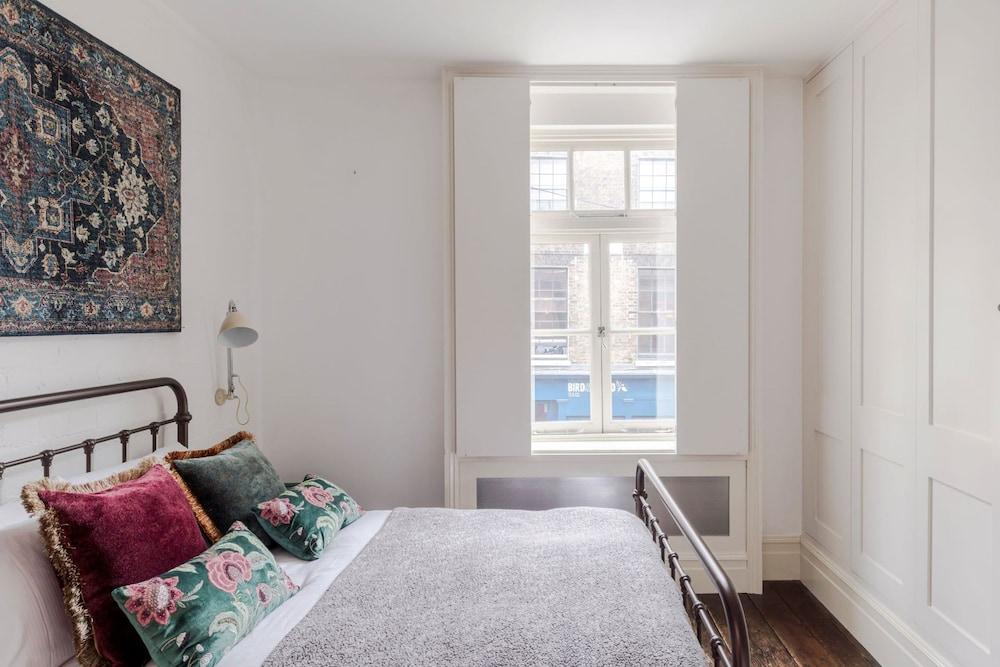 The Dream Factory - Borough - by Frankie Says