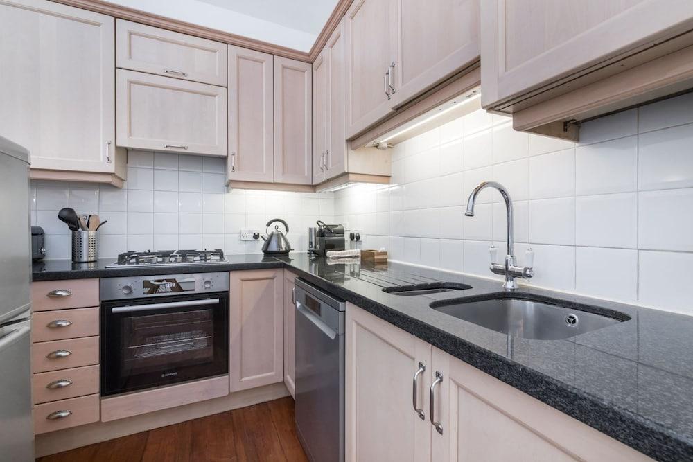 Regency Residences - Fitzrovia - by Frankie Says