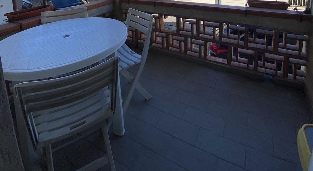 Three-room Apartment 6 Sleeps Acquaviva Area-rif Berna