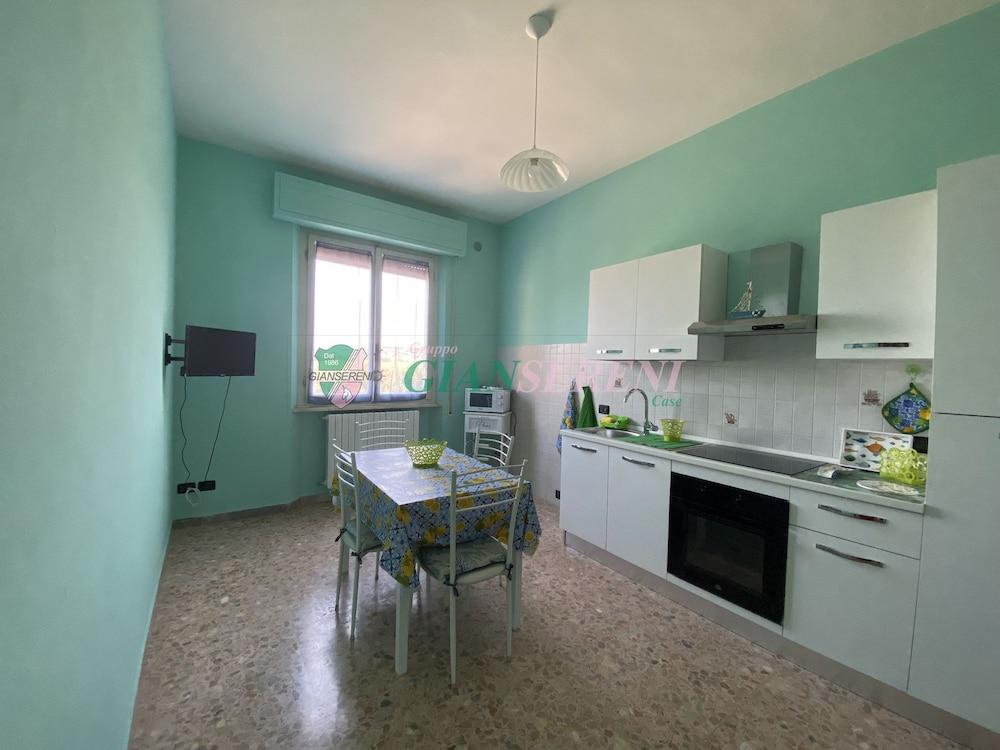 Two-room Apartment Sleeps 4 IN THE SAN Bartolo Area-rif Sabri