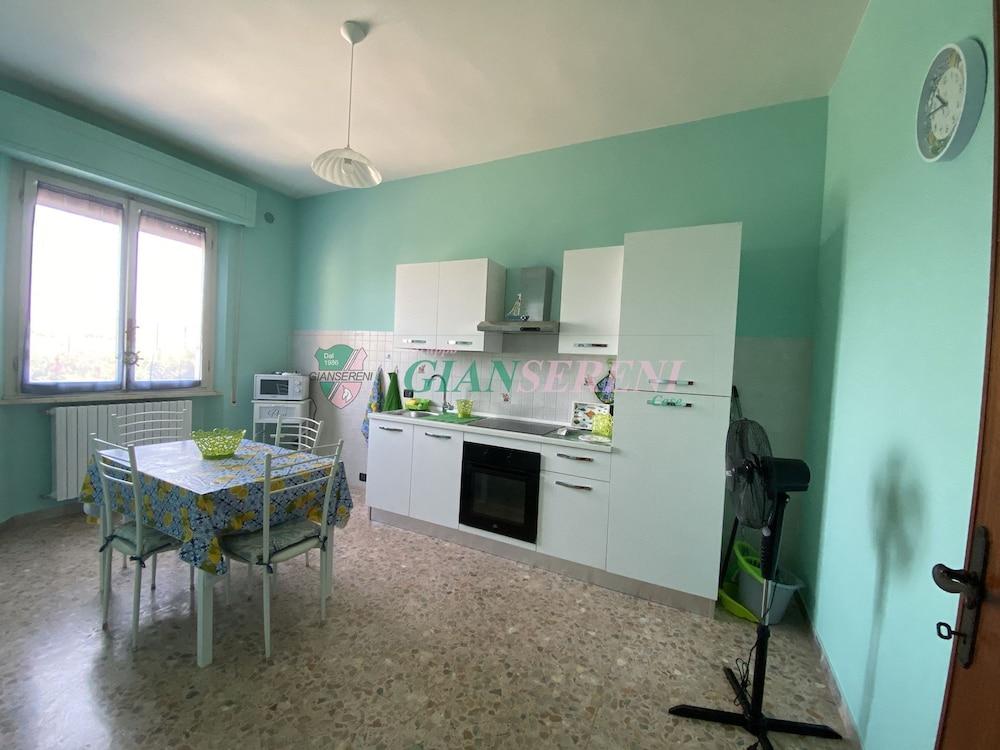 Two-room Apartment Sleeps 4 IN THE SAN Bartolo Area-rif Sabri