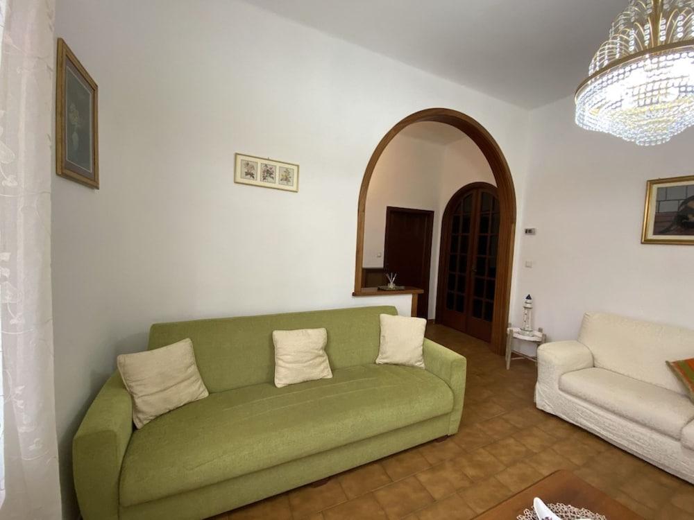 Four-room Apartment 6 Sleeps IN Princess Area-rif Came
