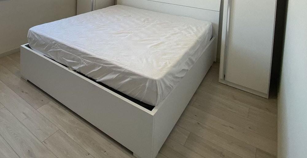 Two-room Apartment Sleeps 5 IN THE NEW Town Area-rif Lopa1