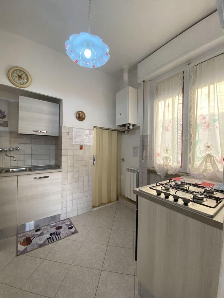 4 Beds in Acquaviva Area-rif Prate