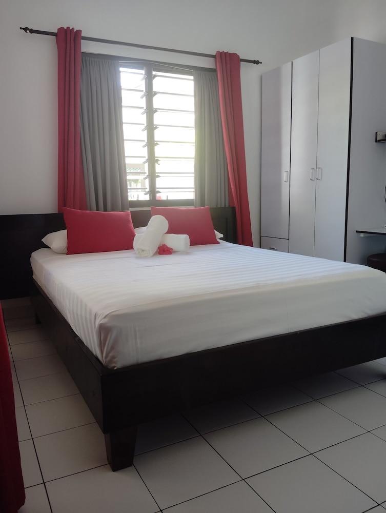 Roche Kerlan Apartments