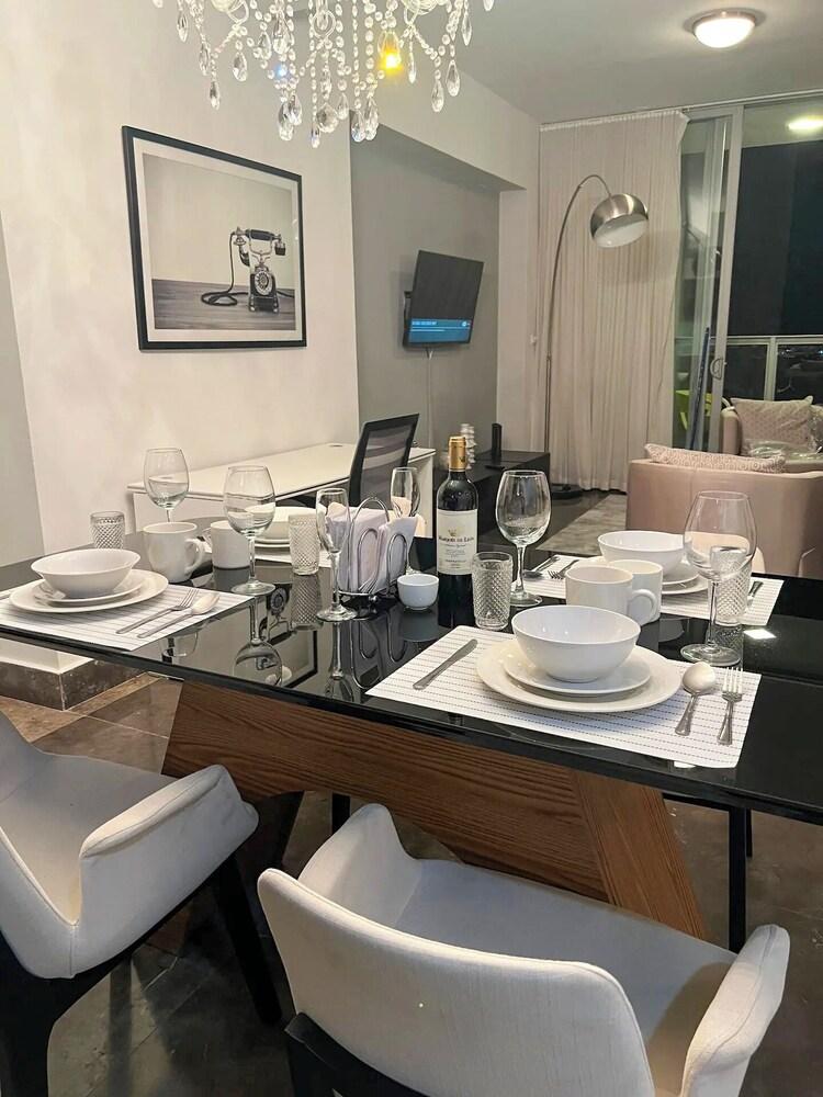 Lujosa Suite Piso 53 - Yoo Panamá 53K