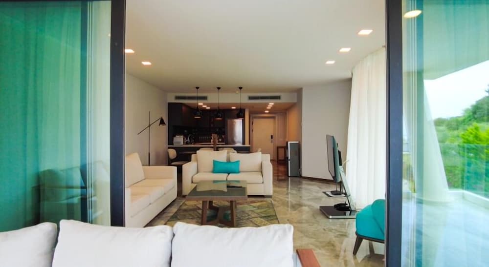 Private Sea-View Residence