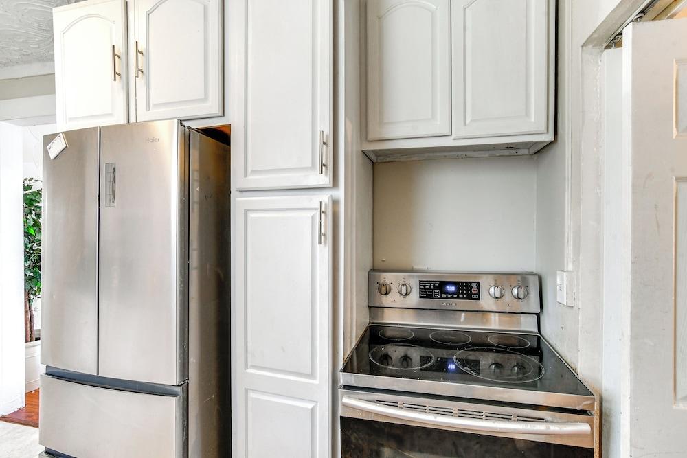 1 Mi to Dtwn: 'the Rossi House' in Des Moines!