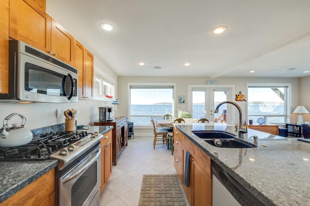 Ocean Views & Beach Access at Cottage on Birch Bay