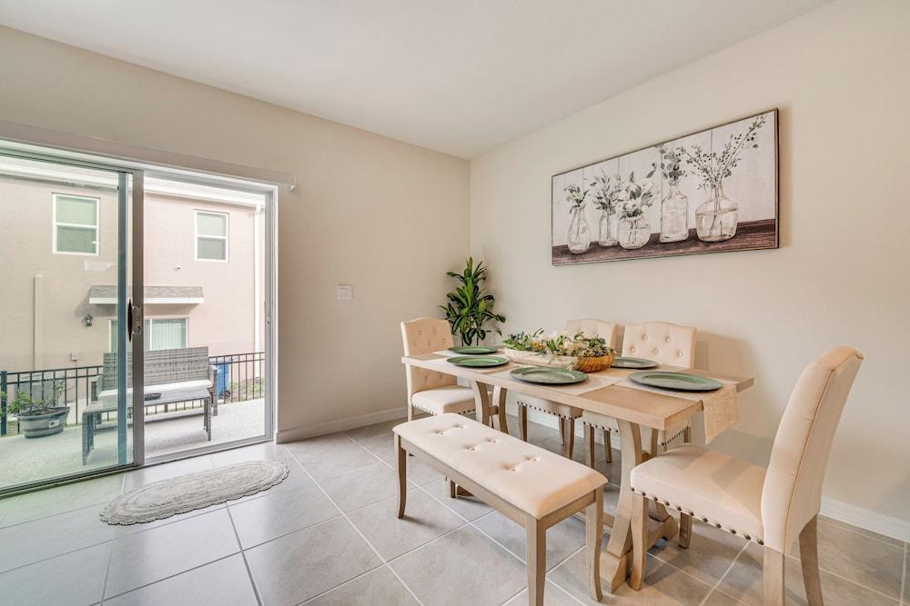 Davenport Home w/ Pool Access & Patio!