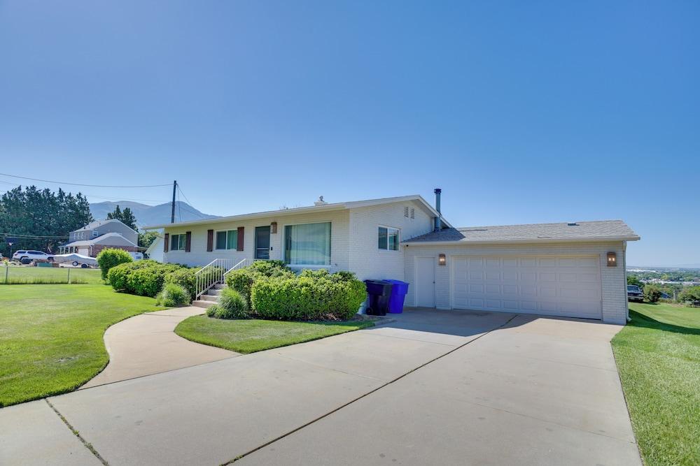 Ski, Hike & Relax: Ogden Apt w/ Patio!