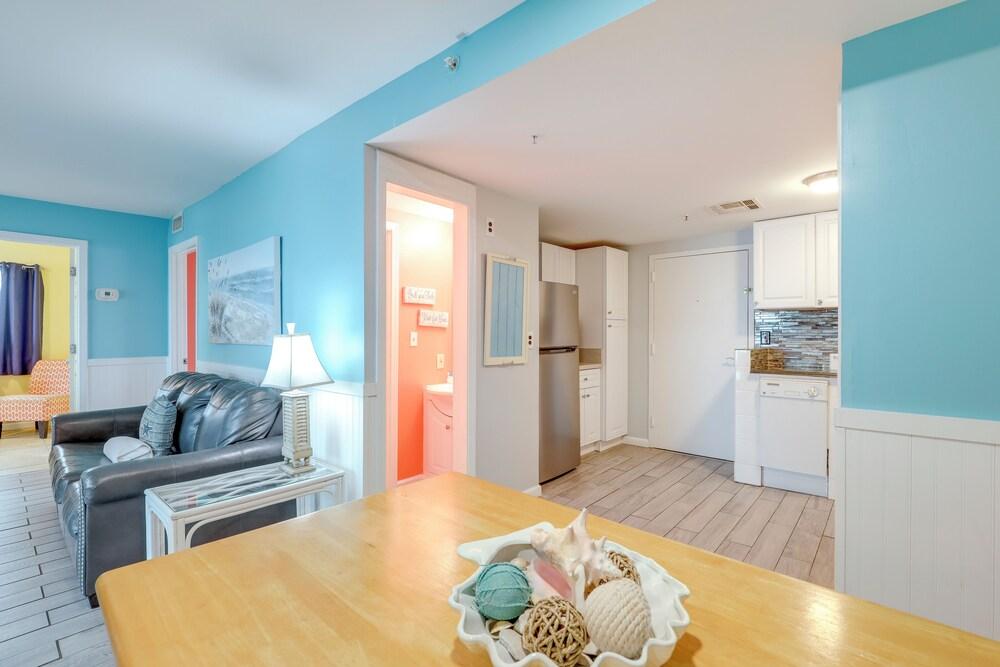 6th-floor Oceanfront Myrtle Beach Condo w/ Balcony