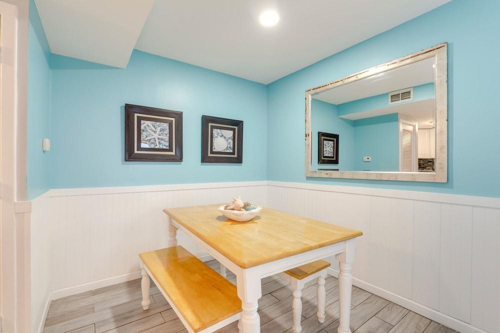 6th-floor Oceanfront Myrtle Beach Condo w/ Balcony