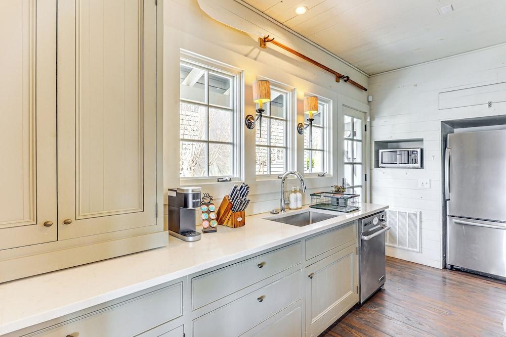 Lake Access & Boat Dock: Getaway in Dadeville!