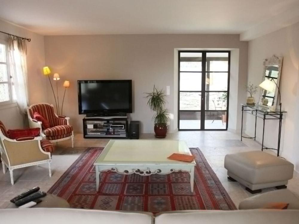 Cosy Villa With Private Pool La Chaleureuse