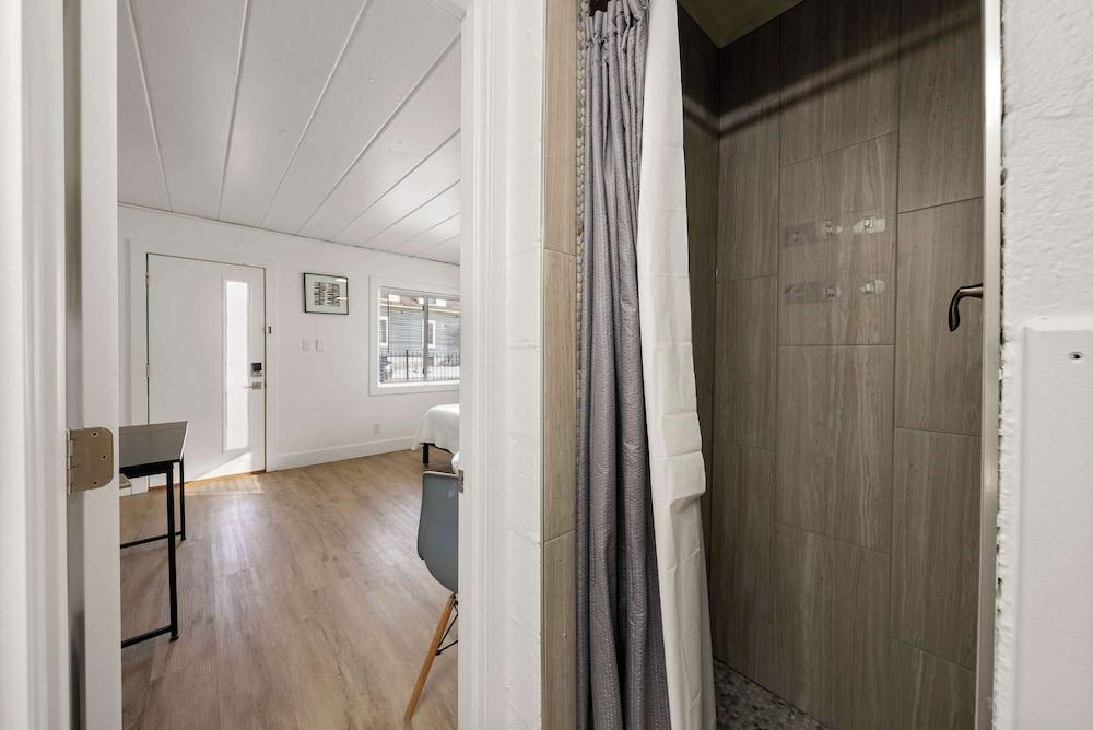 Chic City Retreat 89 For 2