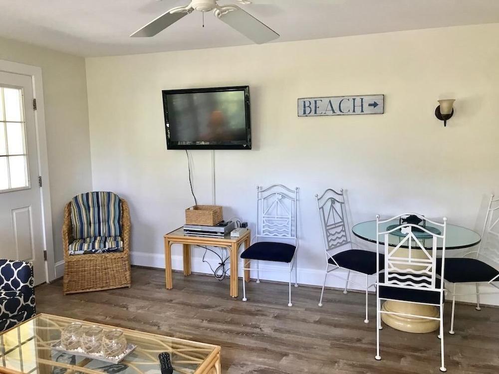 King Charles Avenue 502d