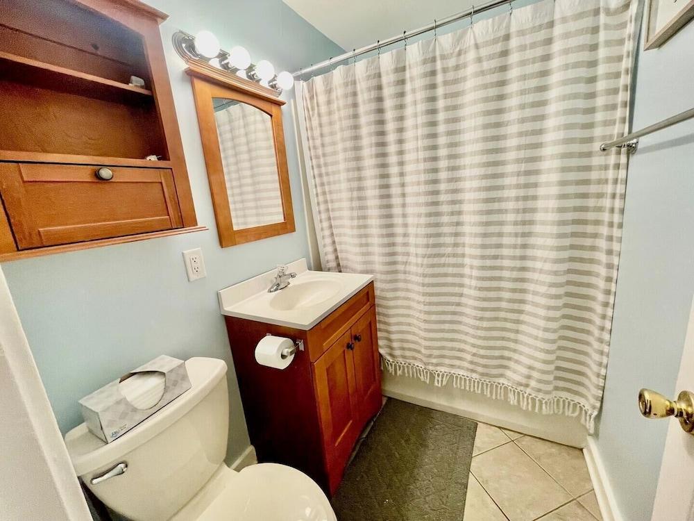 King Charles Avenue 502c