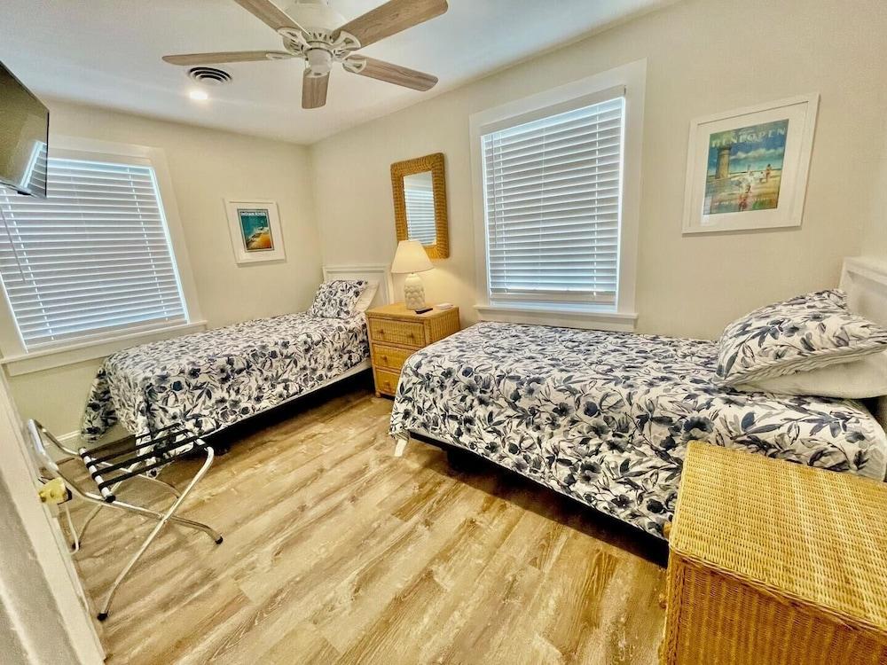 King Charles Avenue 502c