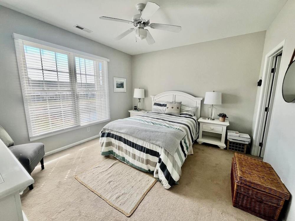 Sandy Bottom Circle 6202