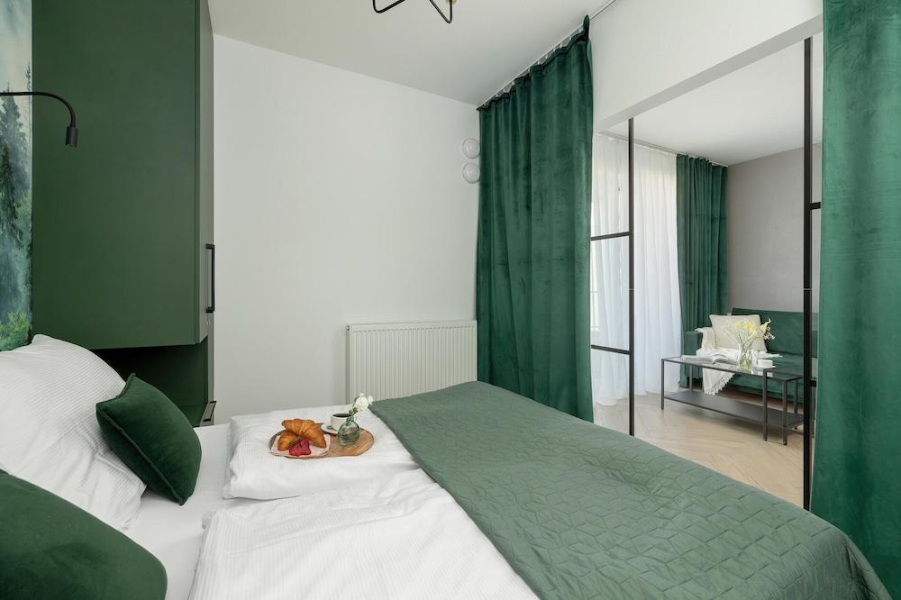 Apartment in Dziwnow With River View & Spa