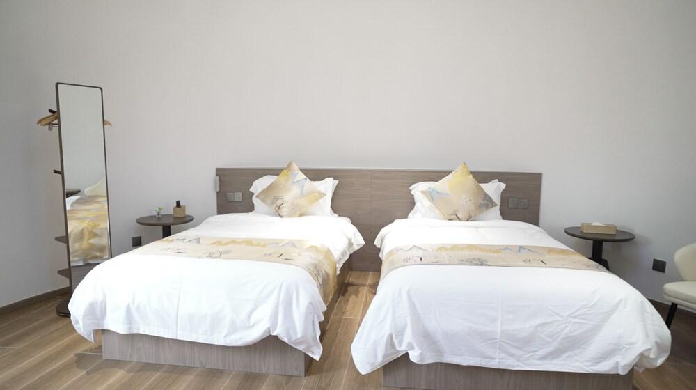 Unicorn Rocket Resort