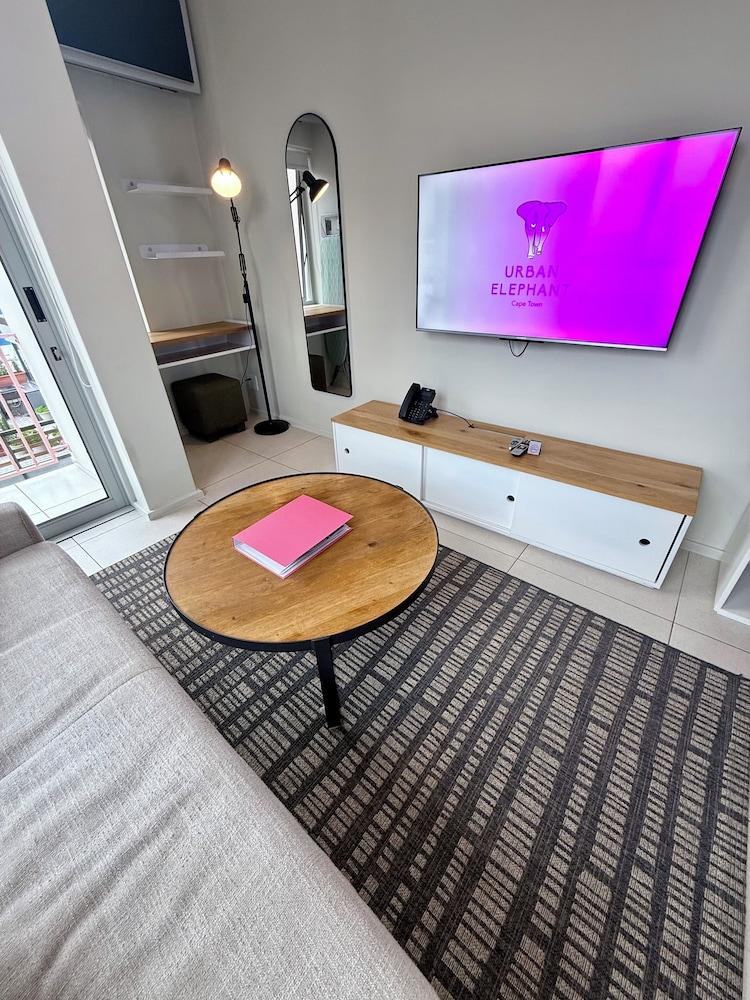 Urban Elephant The Rose