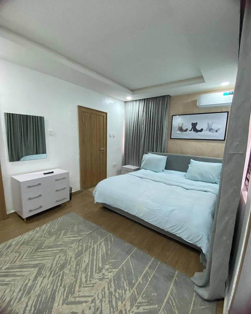 Cee- Jackson Apartment