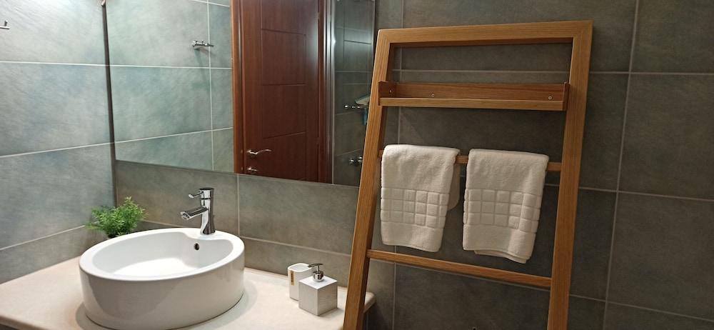 Luxurious Villa Tholos Crete