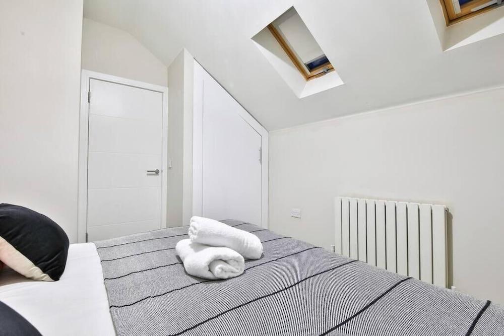 Whitchurch Place 2 Bed Flat in Cardiff