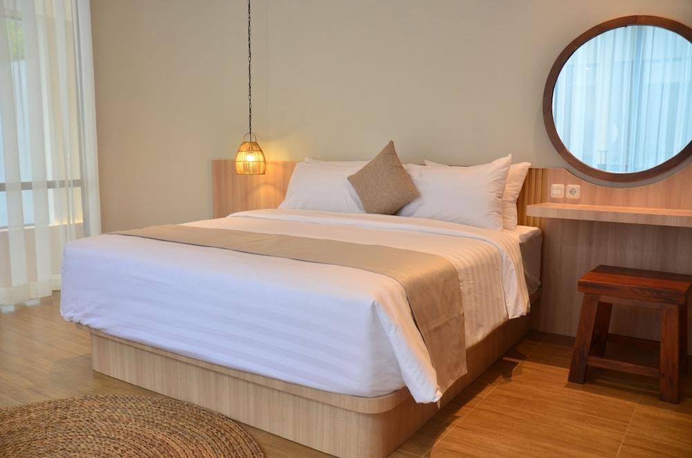 Maplewood Mountain 9BR with Heated Pool