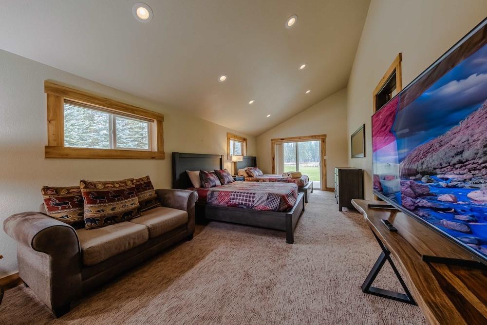 Flathead River Retreat For 15!