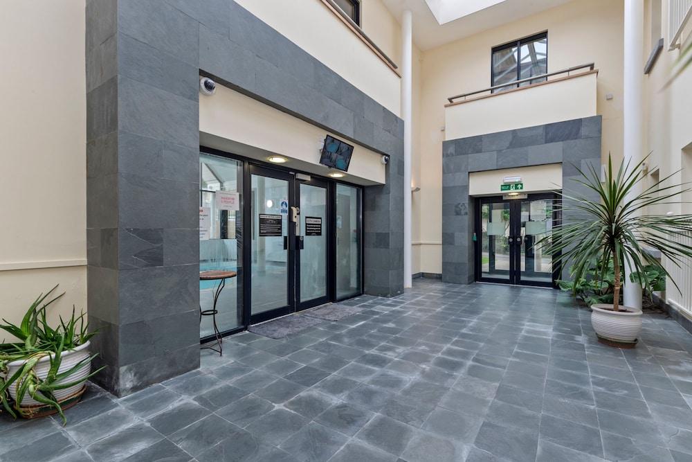 10 Mansion House - Indoor Pool Sea Views Gym