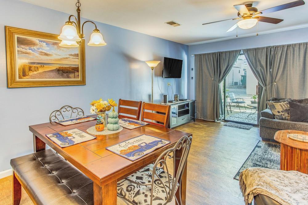 Walk to Ocean: Myrtle Beach Townhome w/ Patio
