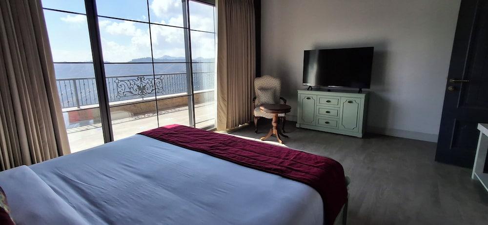 Rosastays Aarnalaya Shimla