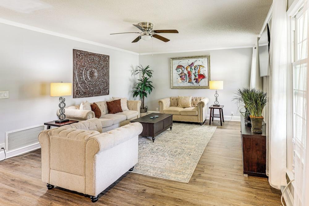 10 Mi to St Simons Island: Home w/ Screened Porch