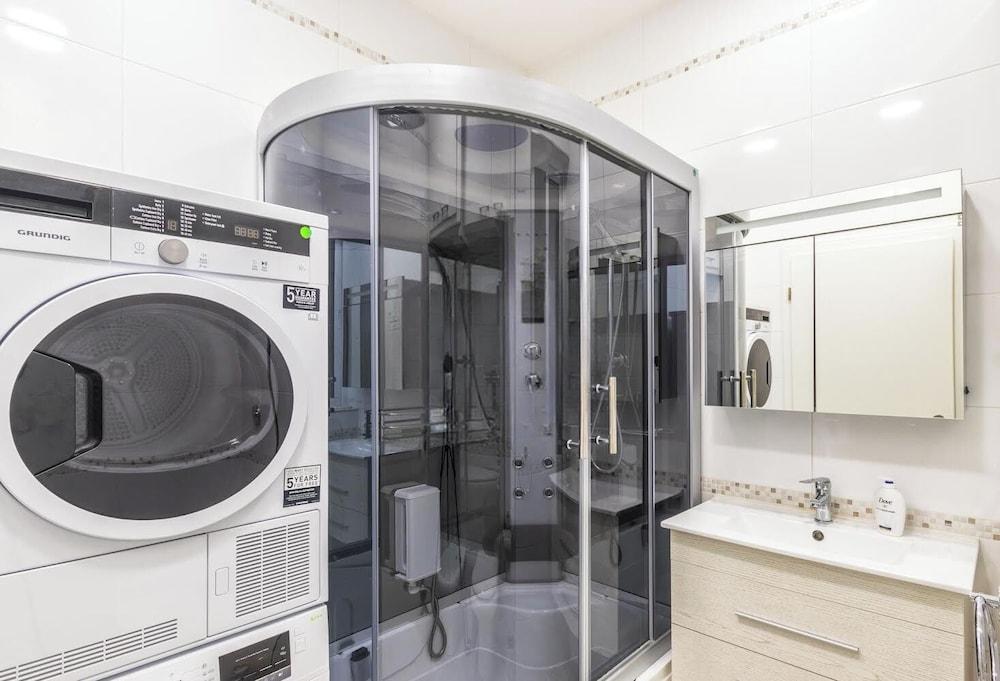 Seafront Designer Bliss in Central St Julian's